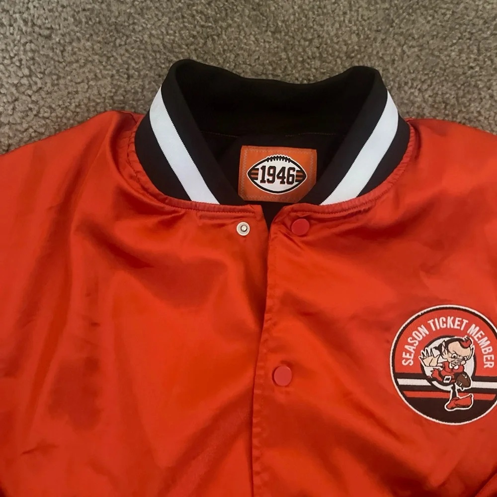 Cleveland Browns Jacket Adult L Season Ticket Member Bomber Orange NFL Satin
